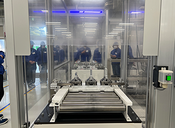 ウォータージェット加工やマシニングセンタをご覧いただきました